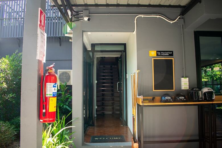 Hotel Maya Bed And Food Hostel