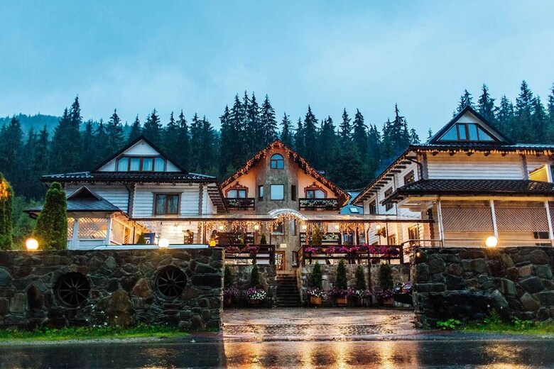 Hotel Vedmezhyi Dvir