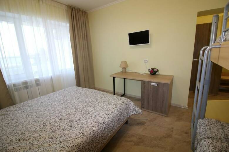Bed & Breakfast Guest House Chernomorskaya 8a