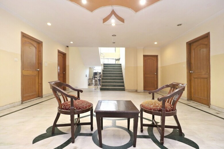 Oyo 27012 Hotel Sk Residency