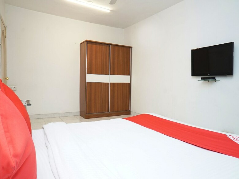 Hotel Oyo 23239 10 Blossoms Service Apartments