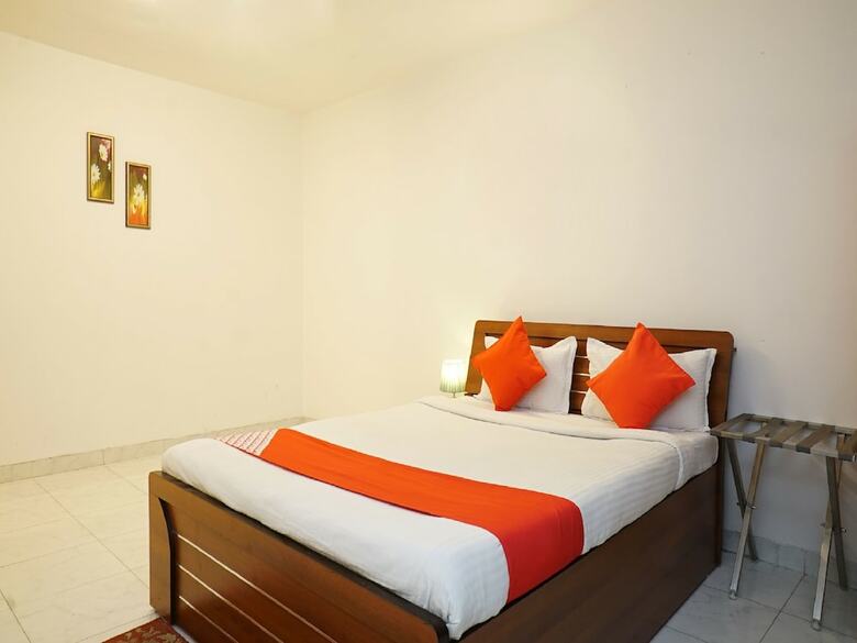 Hotel Oyo 23239 10 Blossoms Service Apartments