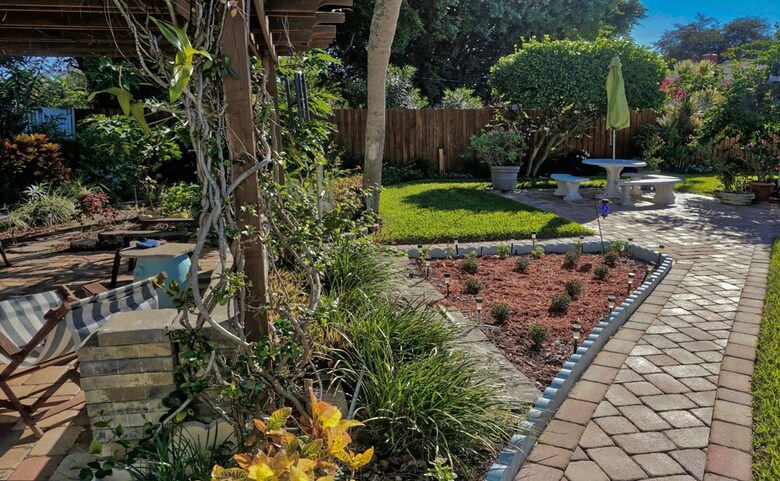 St Pete Beach, Backyard Sanctuary 154