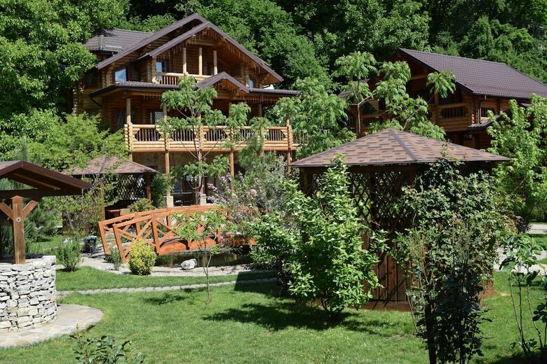 Hotel Ryabinovie Busy Guest House