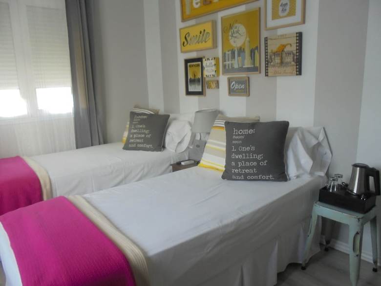 Hostal Tak