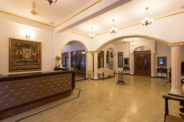 Hotel Amantra Shilpi Resort