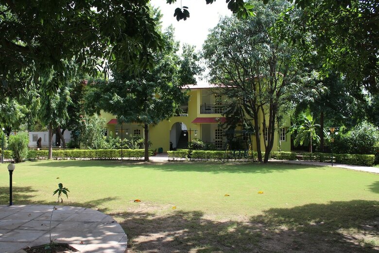 Hotel Amantra Shilpi Resort