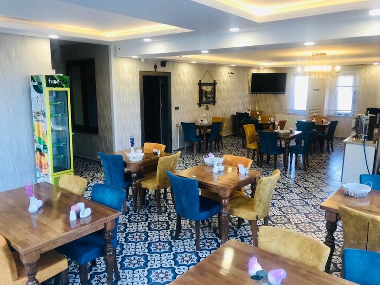 Ada Hotel