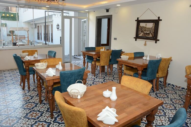 Ada Hotel