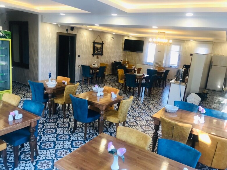 Ada Hotel