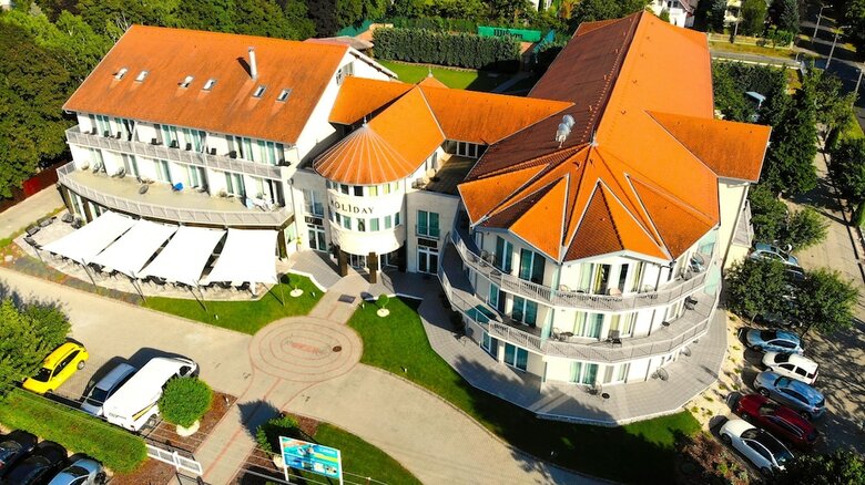 Hotel Holiday Resorts