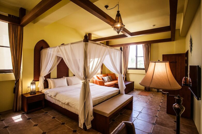 Oasis Hotel