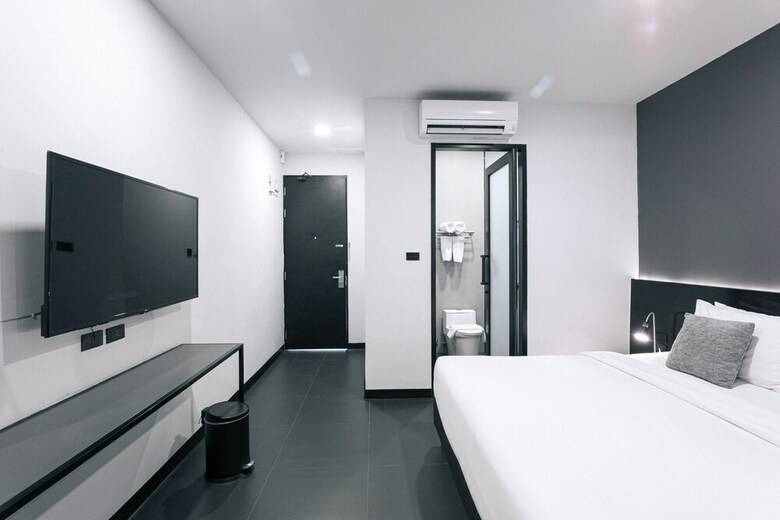 Crew Hotel