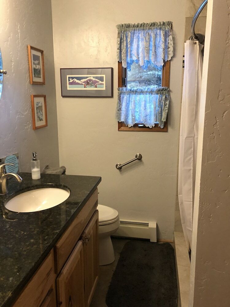 Bed & Breakfast Ocean Bluff B & B