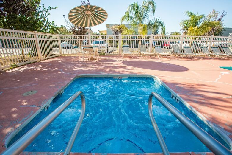 Motel University Inn