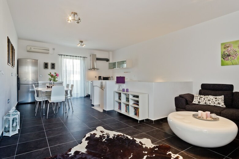Apartamentos Gefiraki House
