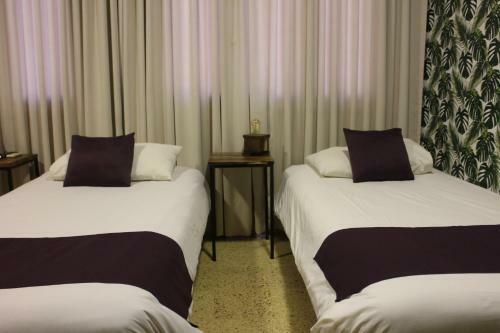 City Hotel