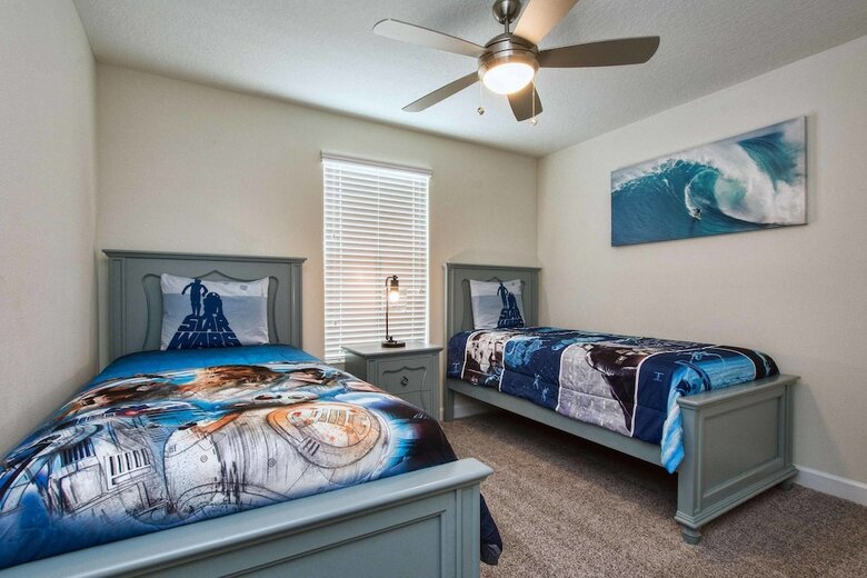 Storey Lake- 6 Bedroom Pool Home- 1668st