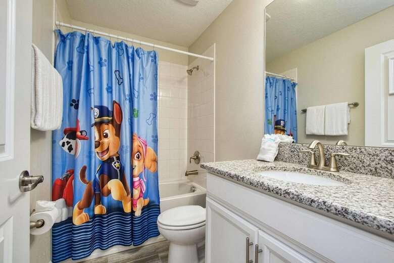 Storey Lake- 6 Bedroom Pool Home- 1668st