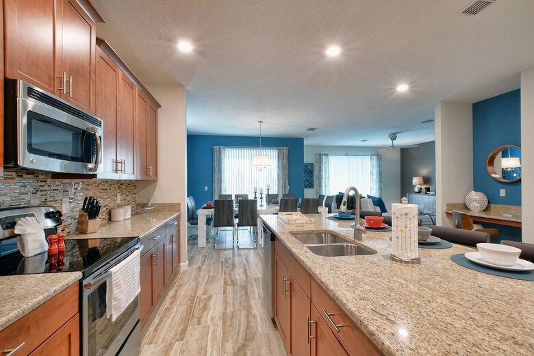 Storey Lake-6 Bedroom Pool Home-1651st