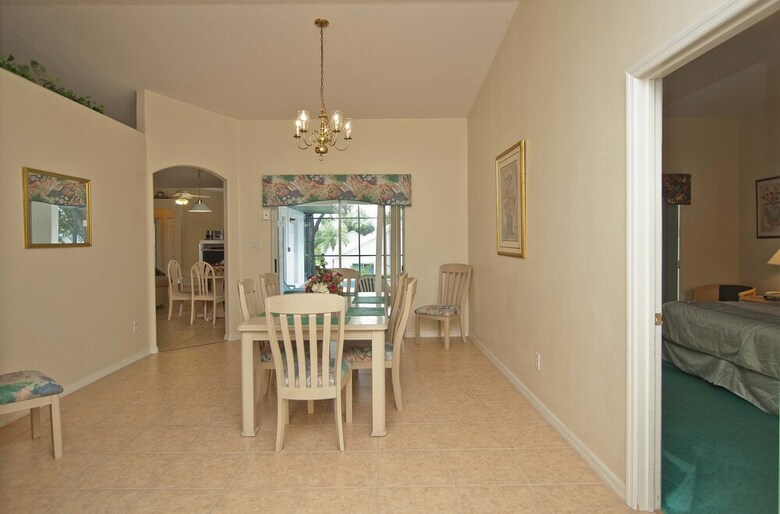 Greater Groves - 5 Bedrooms House W/pool-5202gg