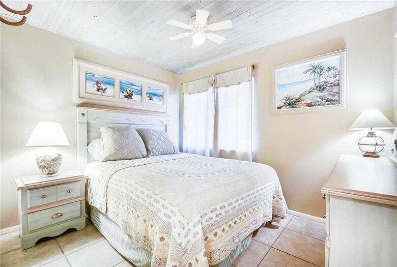 Castle Beach 103 - Two Bedroom Condo