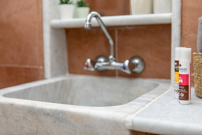 Apartamentos Thea Suites - Near Agios Prokopios Beach