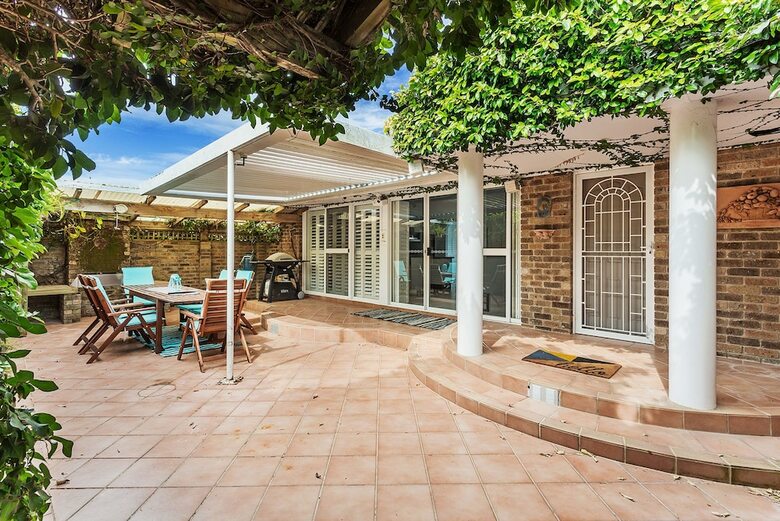 Randall Drive, 64