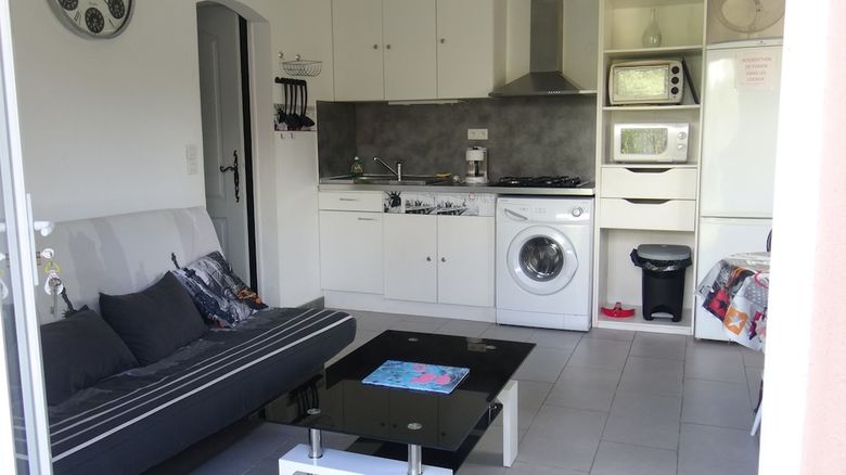 Le Cabanon De R�gine - G�te