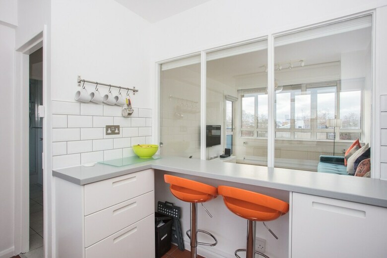 1 Bedroom Apartment With Balcony In Angel