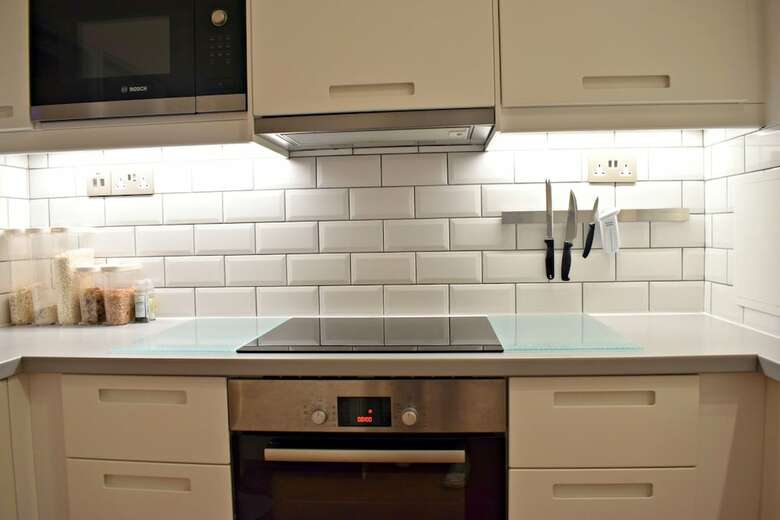 1 Bedroom Apartment With Balcony In Angel