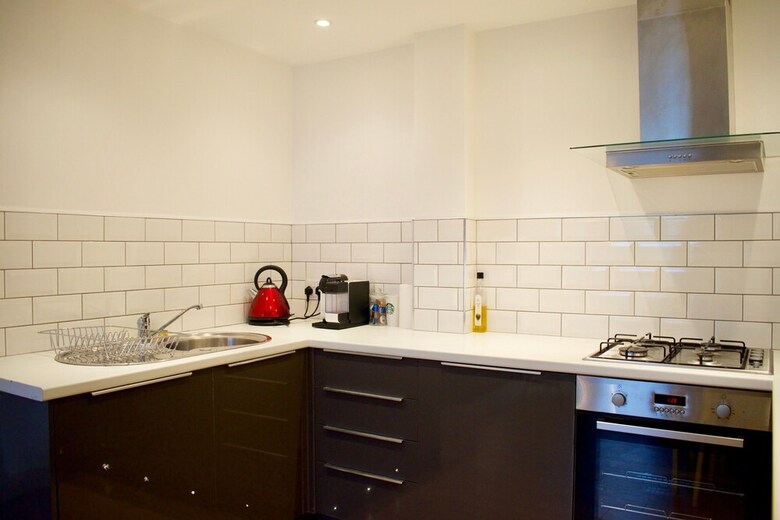 Modern 1 Bedroom Leith Apartment