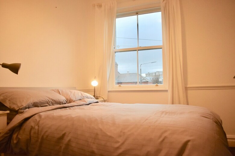 Beautiful 3 Bedroom Terraced House With Garden