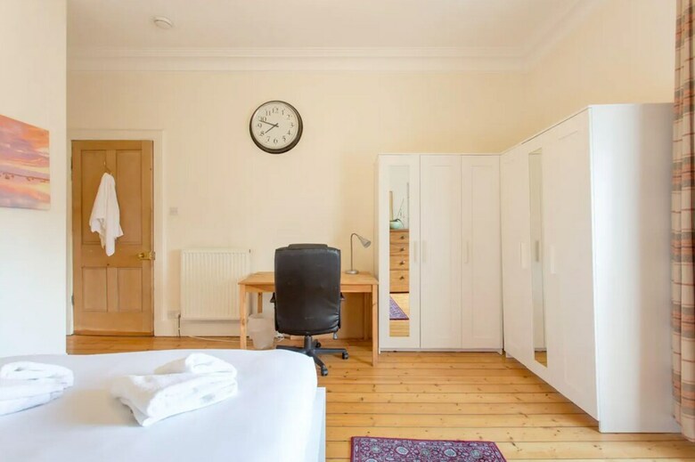 Apartamentos Spacious Traditional 3 Bedroom Flat In New Town
