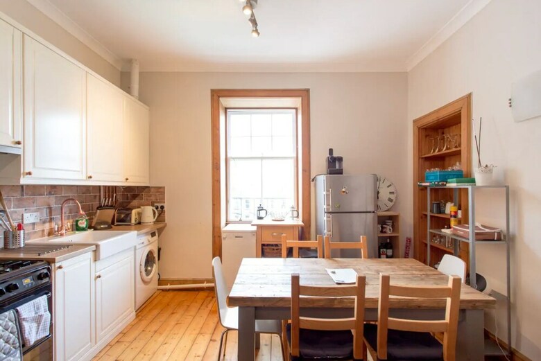 Apartamentos Spacious Traditional 3 Bedroom Flat In New Town