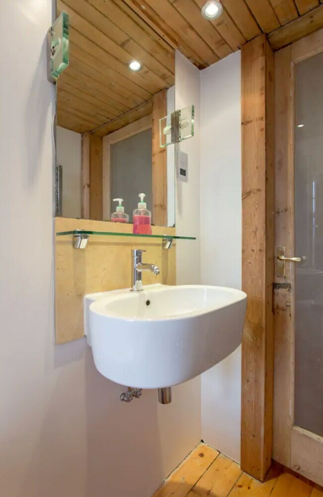 Apartamentos Spacious Traditional 3 Bedroom Flat In New Town