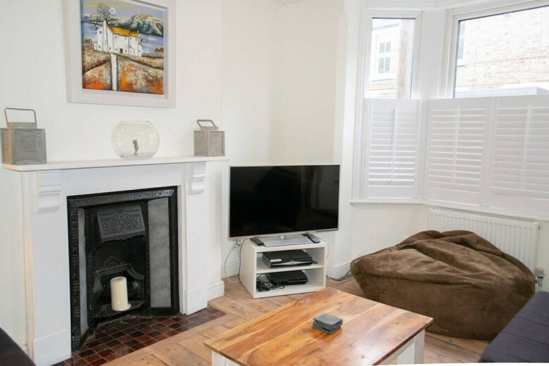 Bright 3 Bedroom House In East Oxford