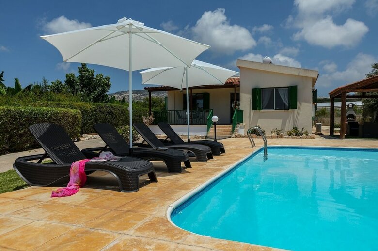Villa Xenia - Near Coral Bay Beach