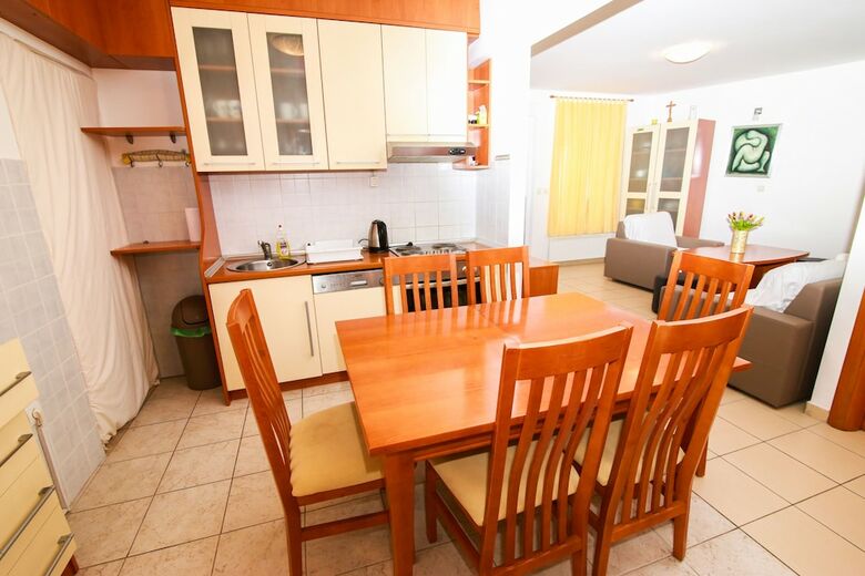 Apartments Mara