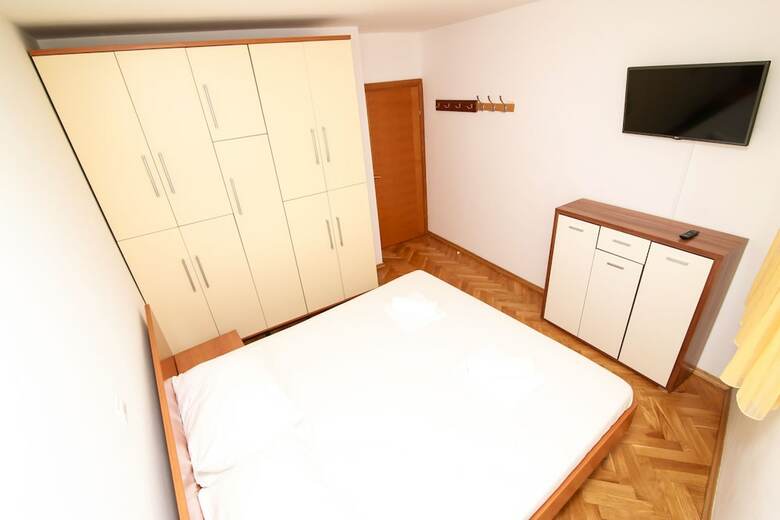 Apartments Mara