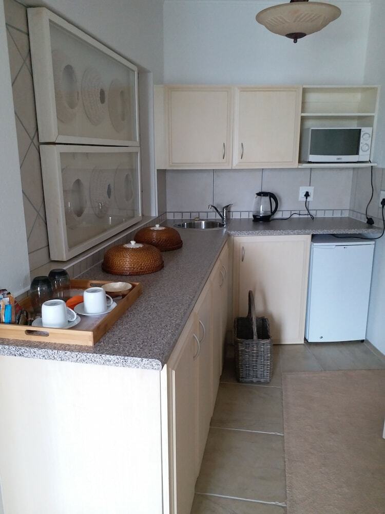 Hotel 115 On Beachy Head Drive Guest House