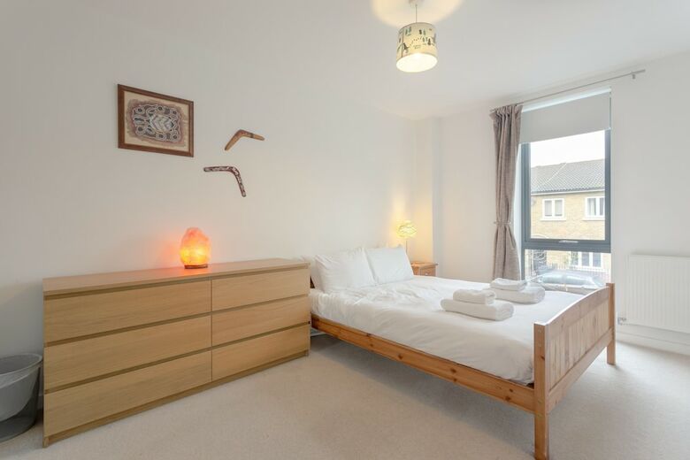 Modern 3 Bedroom Duplex Apartment In Stepney