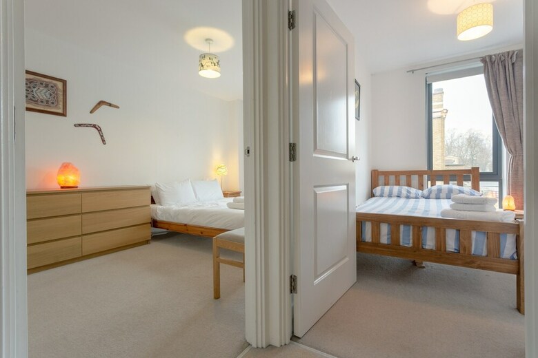 Modern 3 Bedroom Duplex Apartment In Stepney