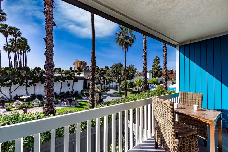 Anaheim Plaza Hotel