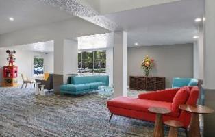 Anaheim Plaza Hotel