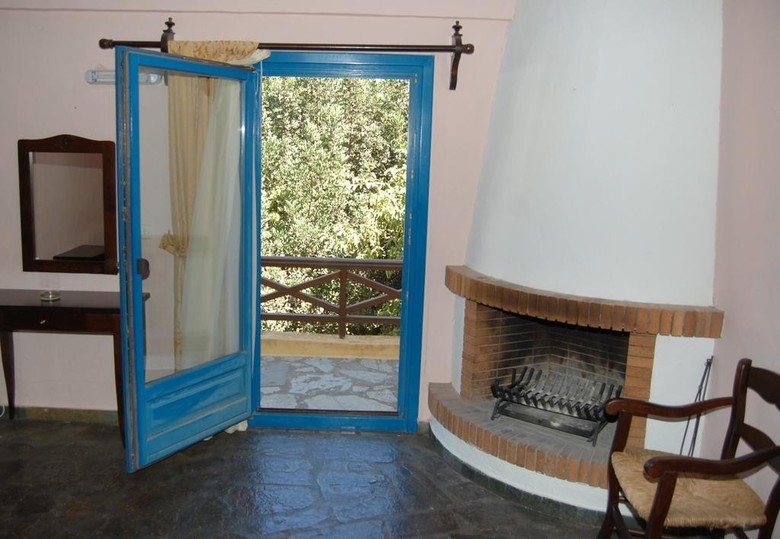 Hotel Arolithos Traditional Cretan Village