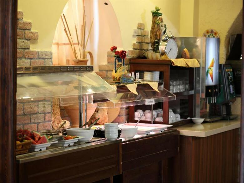 Hotel Erato