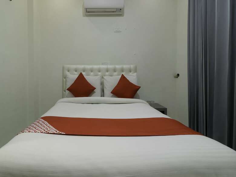 Oyo 28722 The Prince Hotel