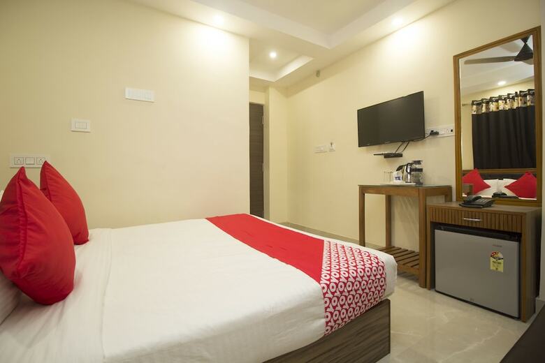 Hotel Oyo 24810 Silver Crescent