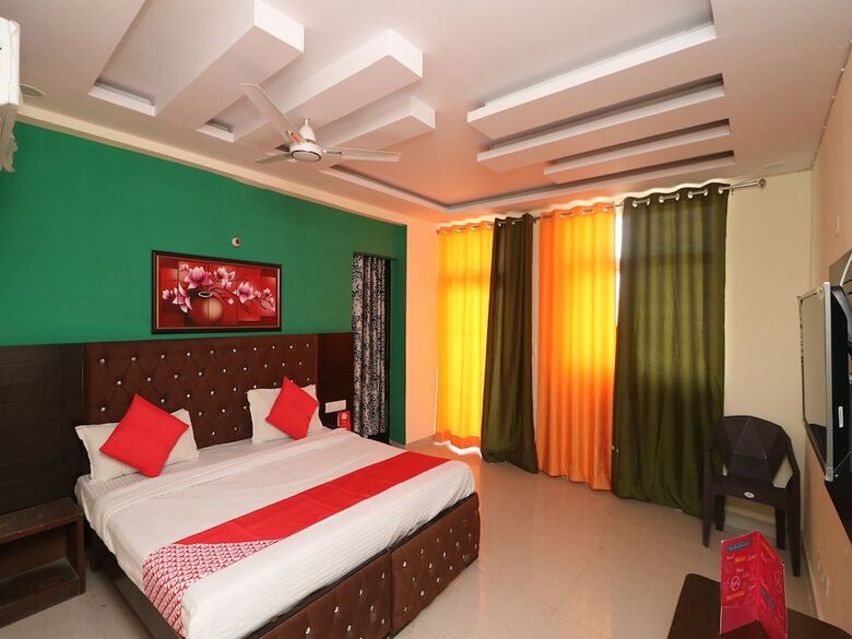 Hotel Oyo 26869 Taj View Pent House